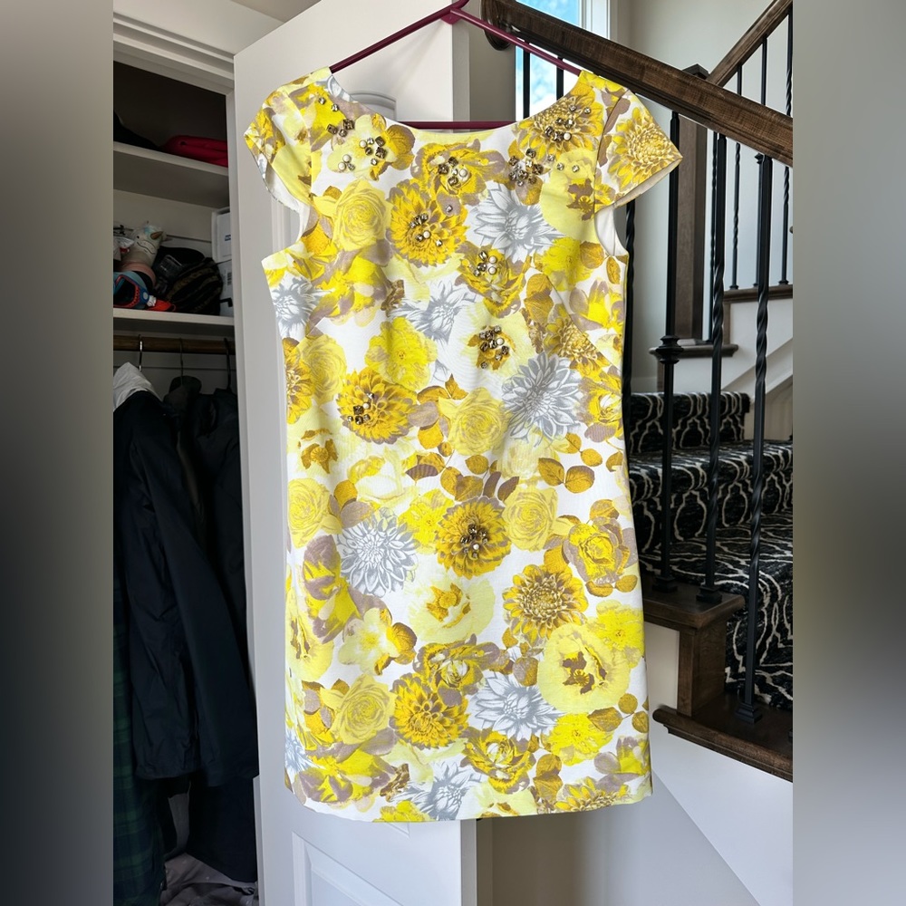 Eliza J yellow floral shift dress. Size 8 with some jewels and pearls.